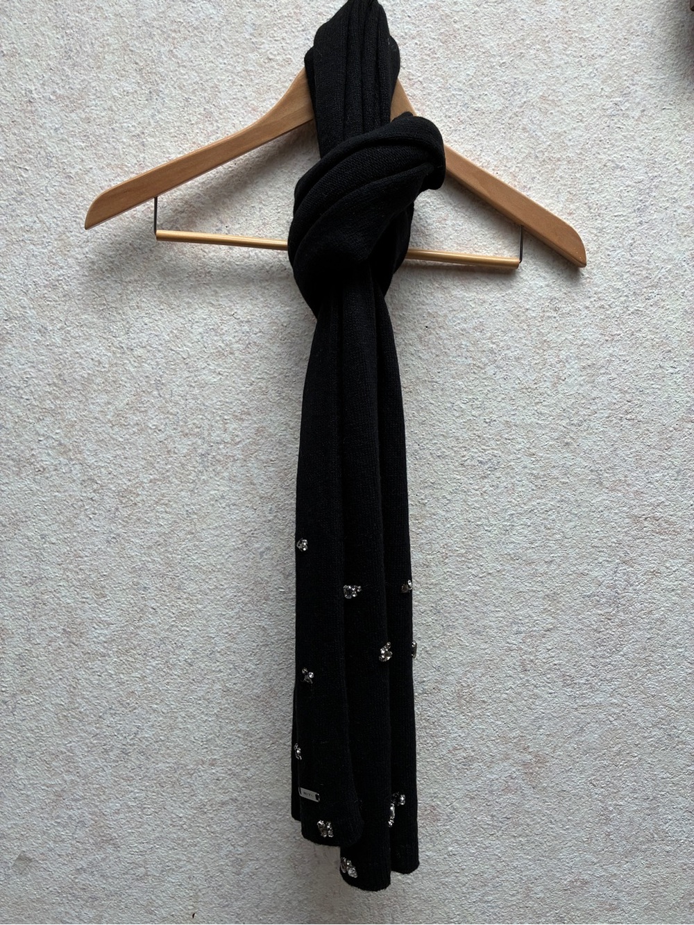 Jimmy choo Y2K Black Embellished Women's Scarf - Elegant Knit Accessory